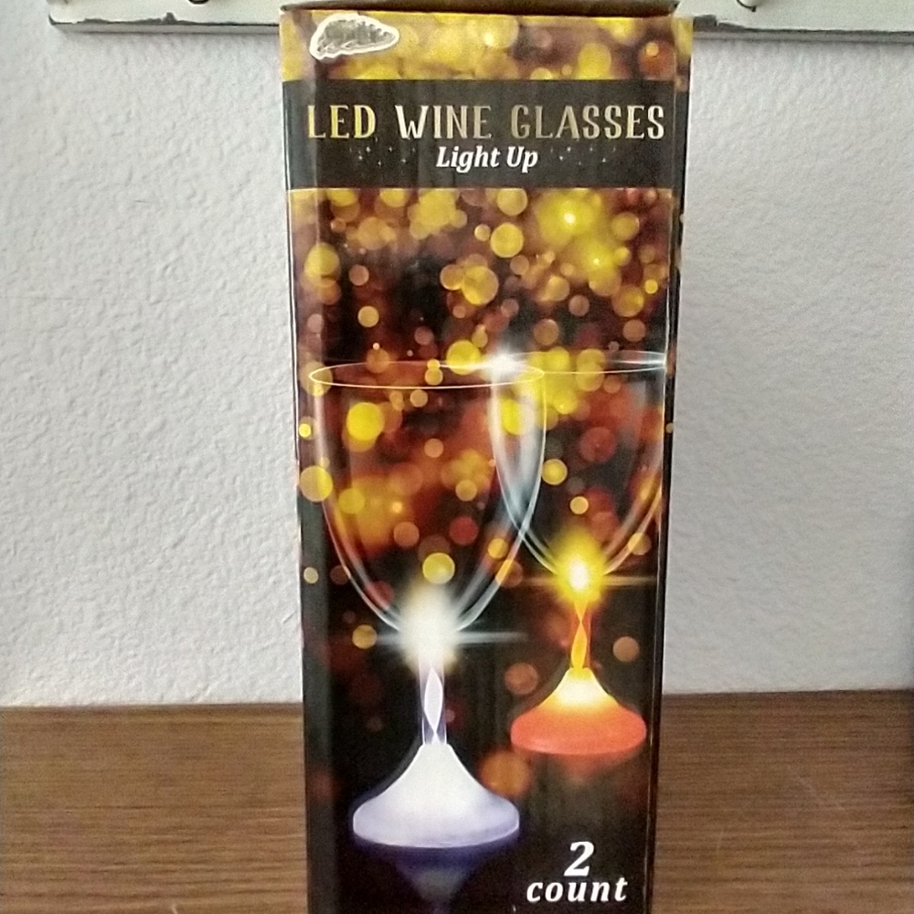 NIB LED Plastic Wine Glasses , 2 Count - Picture 5 of 5